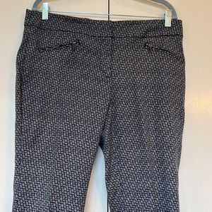 Ann Taylor Signature Petite Navy and White Cropped Pant.